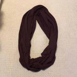 Burgundy Circle Scarf